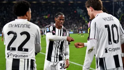 拜仁慕尼黑2-0奥格斯堡，凯恩双响助威